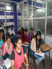 Computer Course in Laxmi Nagar classroom training at Arth Institute