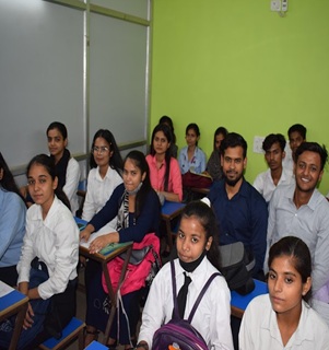 Computer Course in saket first theory class